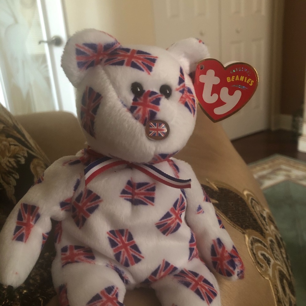 10 Mint International Beanie Babies from 1997-2006